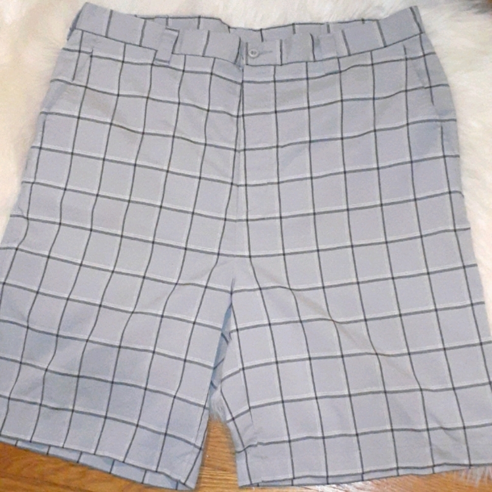 Snake Eyes Gray Black Plaid Golf Shorts Size 38